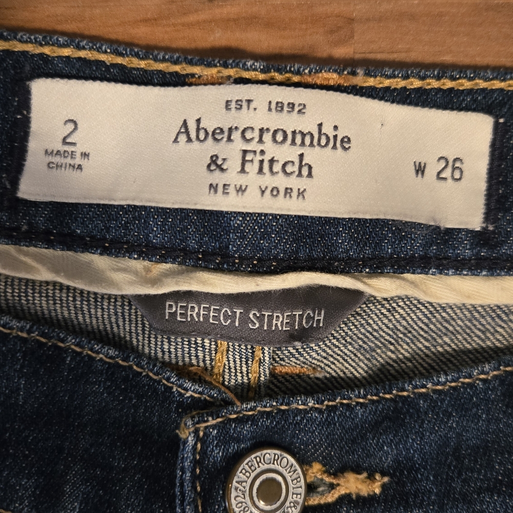 Abercrombie & Fitch Perfect Stretch Distressed Jeans Size 2 W26 - Picture 3 of 5